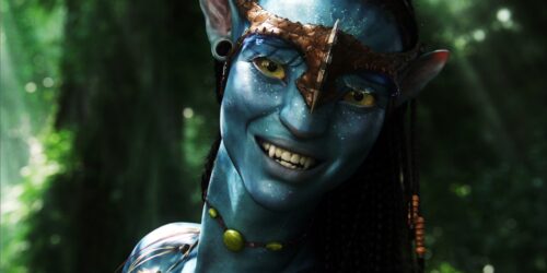 A frame from Avatar (2009) featuring a close up of Neytiri